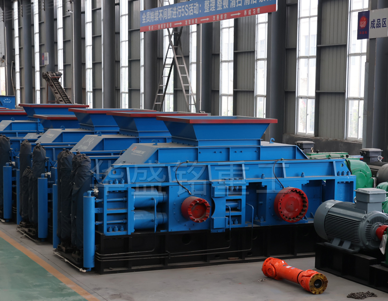全自動液壓對輥制砂機(jī) 全自動液壓對輥制砂機(jī)