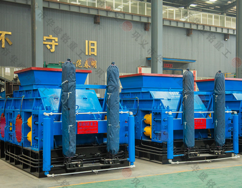  老砂廠更換一臺(tái)時(shí)產(chǎn)100噸全液壓雙輥制砂機(jī)多少錢？