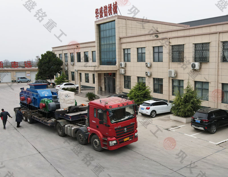 時(shí)產(chǎn)200噸對(duì)輥液壓制砂機(jī)，處理鵝卵石、石灰石的出砂效果怎么樣呢？