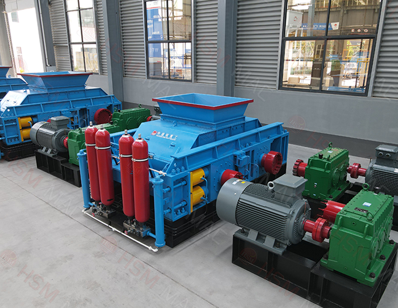 輝綠巖太硬難制砂？對(duì)輥制砂機(jī)輥皮耐磨，專破硬料產(chǎn)量穩(wěn)